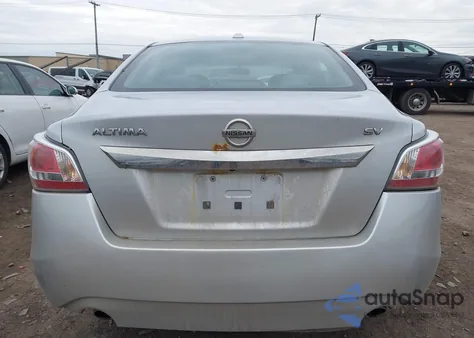 2015 Nissan Altima 2.5 Sv z USA, uszkodzony, nr VIN 1N4AL3AP1FC196228